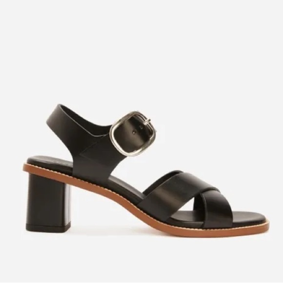 Everlane Shoes - Everlane black Italian leather buckle low block heel sandals - size 7